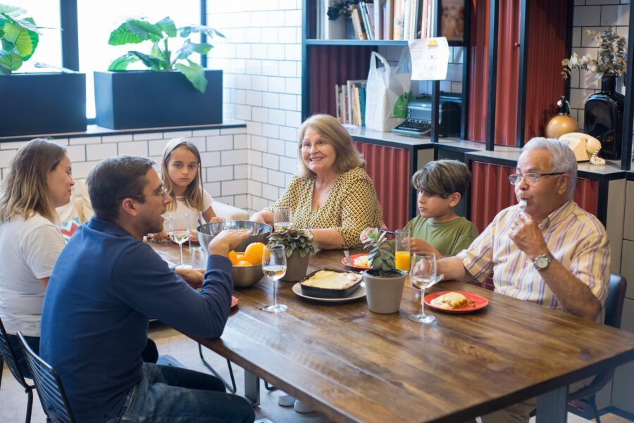 Family-dinner-pexels-kampus-production-8507673